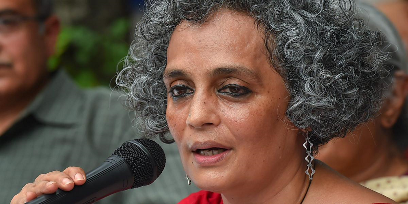 කලු ජාතිකයන් කෙරෙහි වූ ඉන්දීය ජාතිවාදය සුදු ජාතික ජාතිවාදයට වඩා නරකයි – අරුන්දතී රෝයි