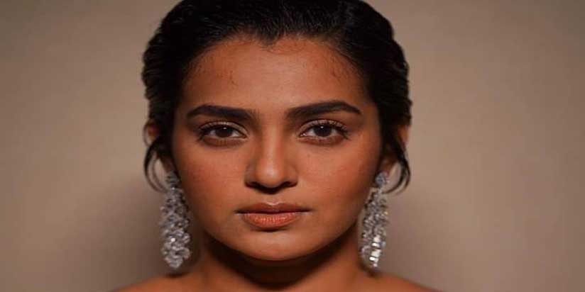 විකුමැස ඇස ගිය කව – දයාබර දික්තලා
