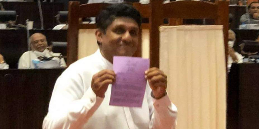 මෙවන් එකෙක් රටේ නායකයා කර ගත හැකිද?