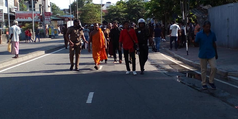 සමාජවාදී තරුණ සංගමයේ විරෝධතාවය අතරතුර 61ක් අත්අඩංගුවට