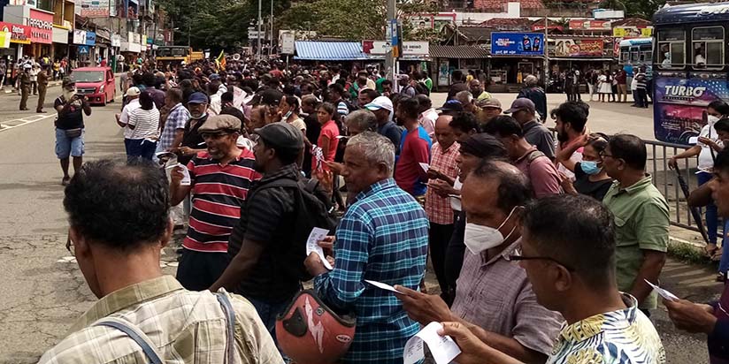 ජන පීඩක ආණ්ඩුවට එරෙහිව අදත් උද්ඝෝෂණ