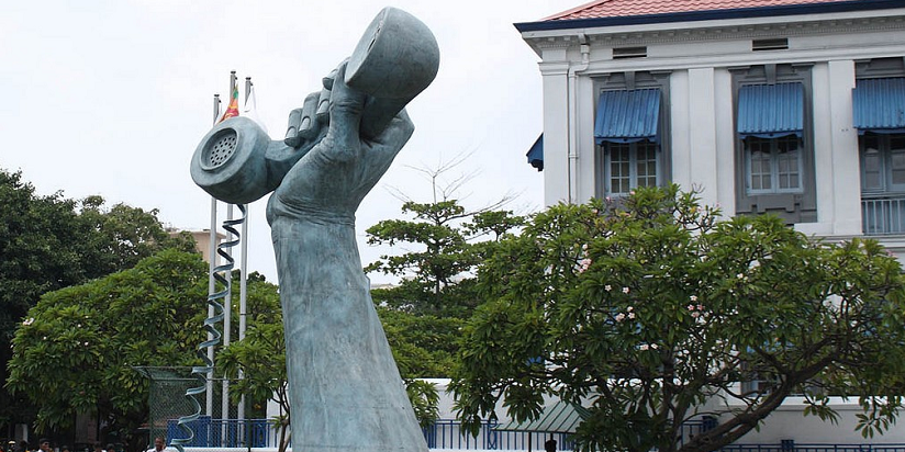 ටෙලිකොම් සහ ලංකා හොස්පිට්ල් කොටස් පැවරීම අත්හිටුවයි