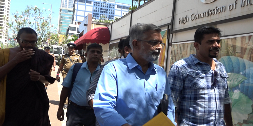 ඉන්දීය බලහත්කාරී ගිවිසුම්වලට එරෙහිව ජන අරගල ව්‍යාපාරය ලිපියක් බාරදෙයි