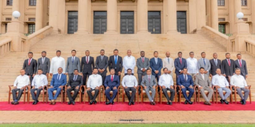 ස්ත්‍රී ඇස අහිමිකර එක් ඇසකින් ලෝකය දැකීම
