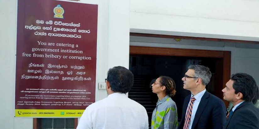 IMF එකට සතුටු හිතෙන ජනතාවට ඇඩෙන ‘පුවරු’